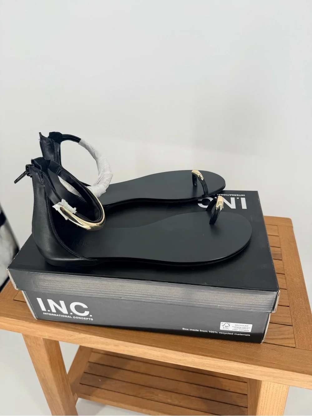 New INC International Concepts GEORNA Black Toe-Ring Ankle-Strap Sandals SIZE 8
